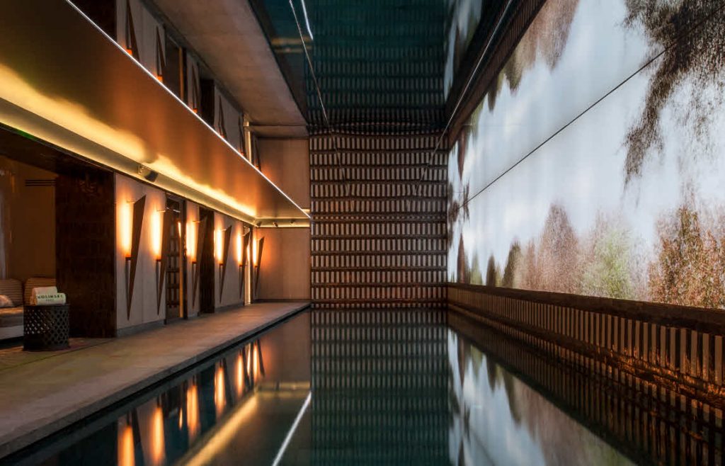 the Spa Nolinski Paris swimming pool