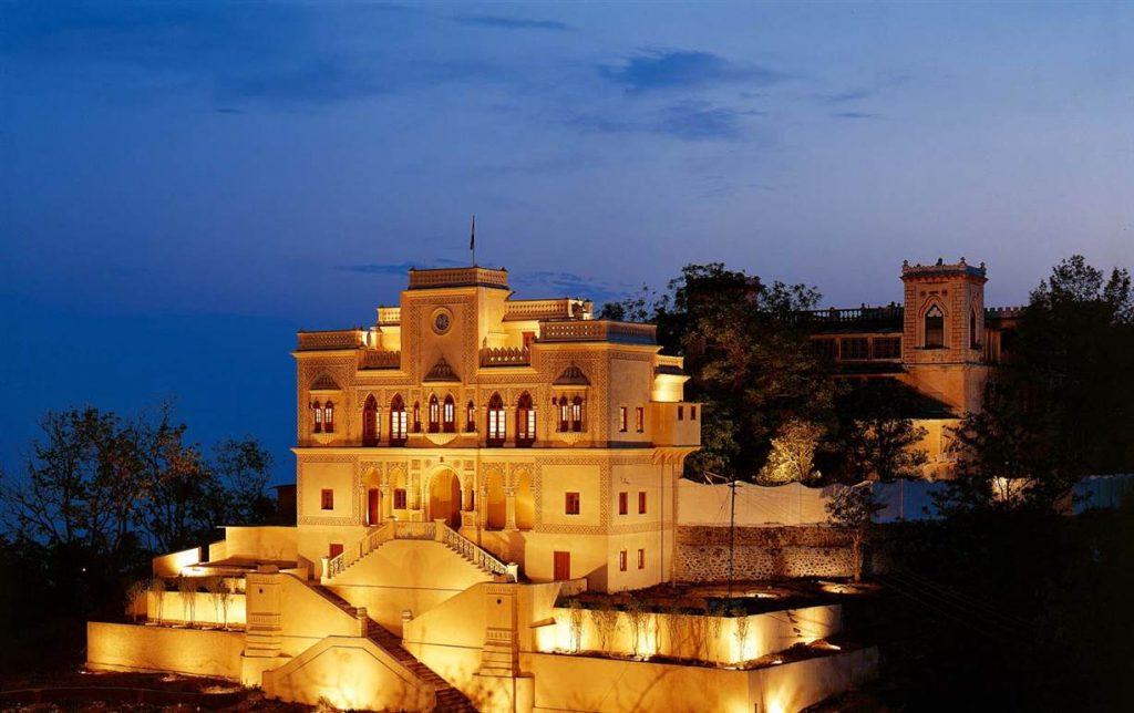 Le Palais Ananda in the Himalayas