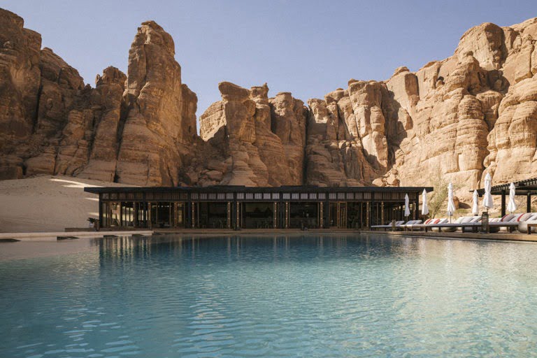 Infinity pool overlooking the cliffs