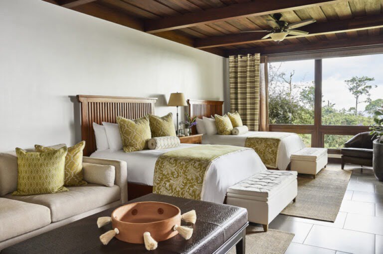 Habitación con dos camas dobles