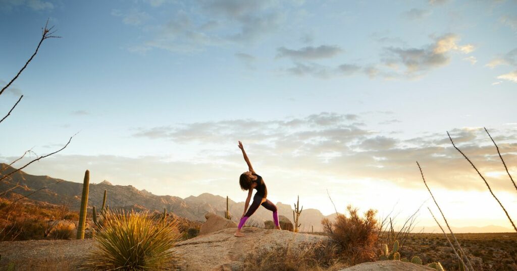 Yoga en plein désert d'Arizona