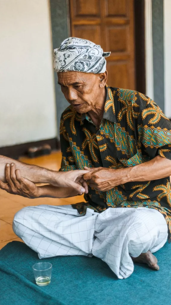 Guaritore tradizionale Banyan Tree Buahan