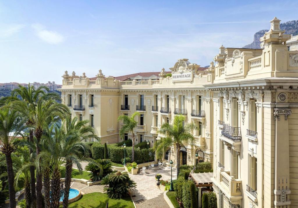 The grandiose façade of the Hermitage Monte-Carlo