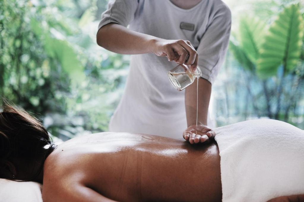 Massage with local oils