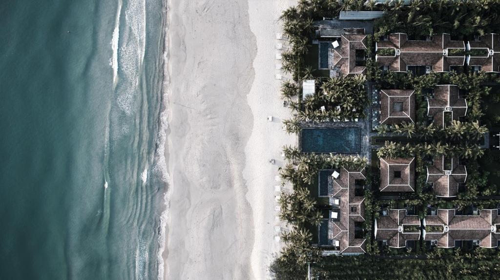 Nur wenige Meter vom Strand von My Khe entfernt. TIA Wellness Resort Nur wenige Meter vom Strand von My Khe entfernt.