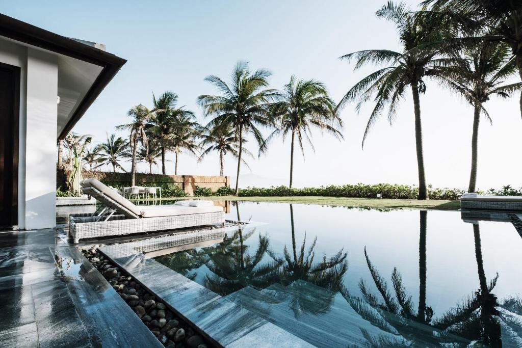 Magnifique piscine privée à quelques pas de la mer