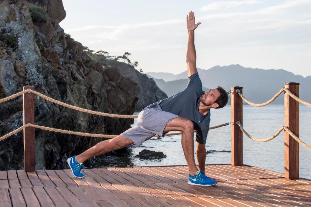 Yoga en plein air D Maris Bay