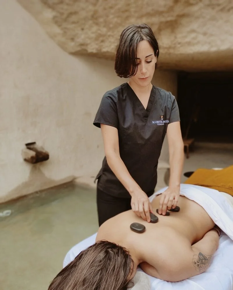 Massage aux pierres
