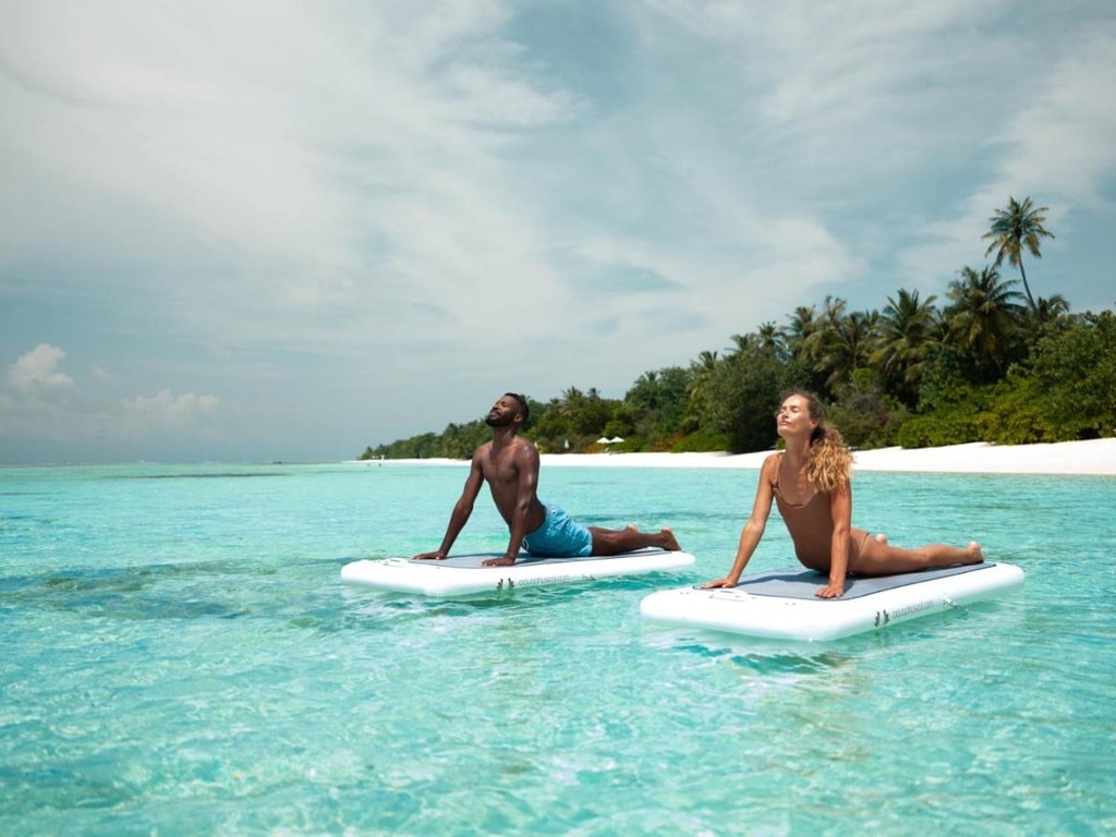 Yoga galleggiante Maldive