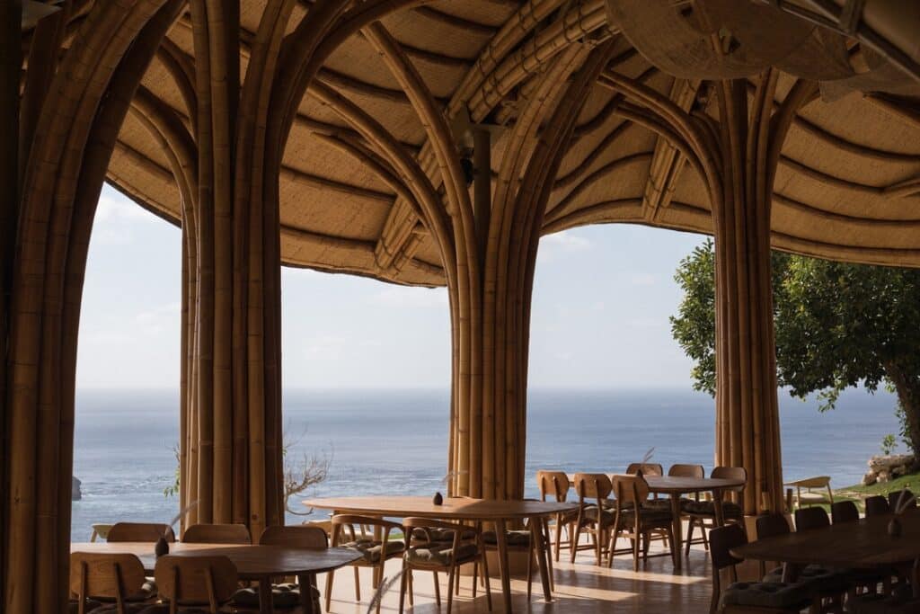 Restaurant facing the sea