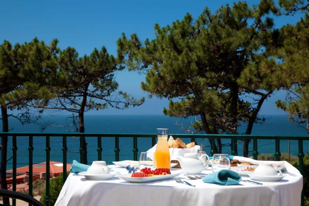 Café da manhã com vista para o mar