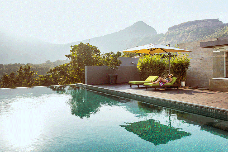 Détente piscine Dharana at Shillim 